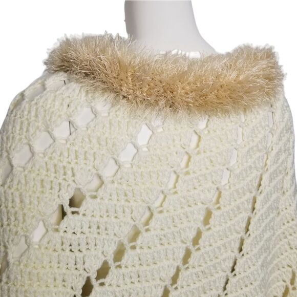 Handmade Crochet Shawl Eyelash‎ Fun Fur Trim - Picture 4 of 13
